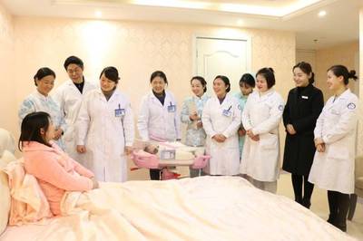 上萬元請月嫂還要提前半年約？不如來宜春仁德，體驗專業無憂的“月子女王”式母嬰護理